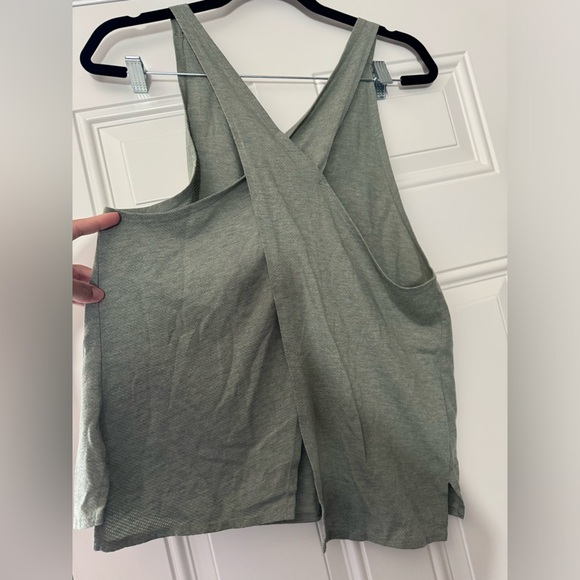 Nike cross back top - Picture 2 of 3